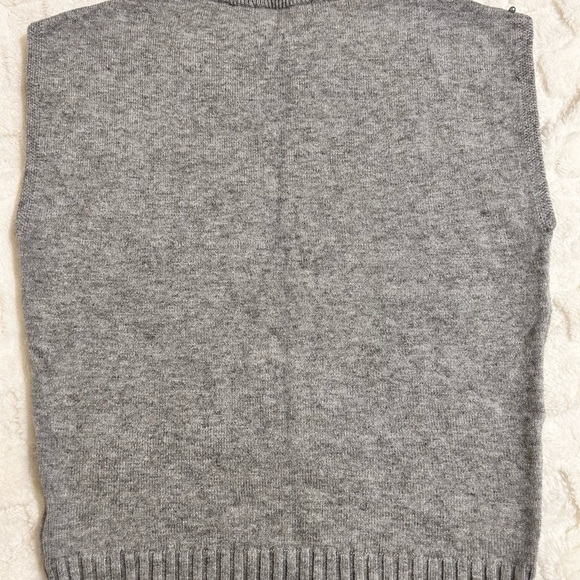 Gray Sleeveless Sweater with Beaded Design - Picture 2 of 7